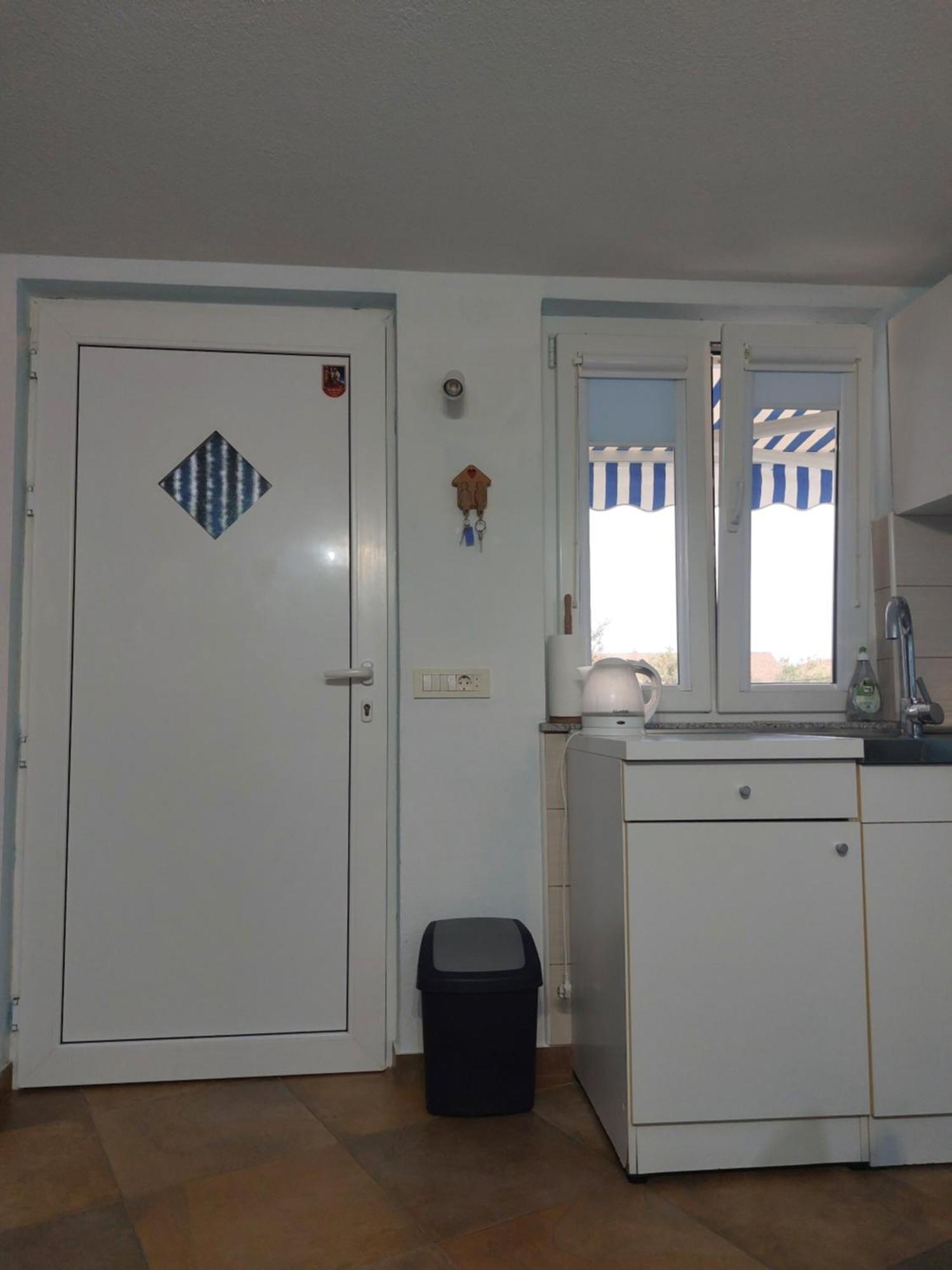 פאקוסטאן Apartmani Damir Kazija מראה חיצוני תמונה